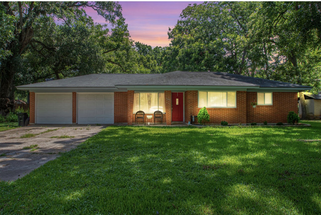 103 Haven Street Lake Jackson TX 77566