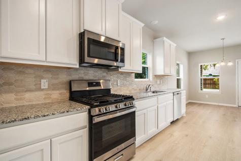2239 Lakewood Drive West Columbia TX 77486