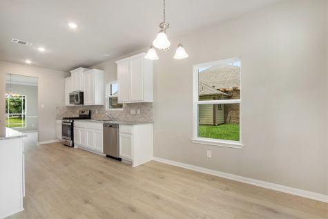 2239 Lakewood Drive West Columbia TX 77486