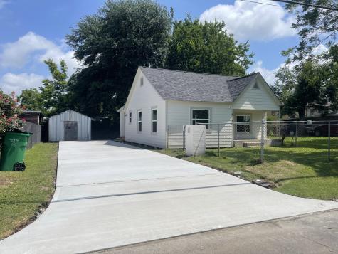 418 Riggs Street Baytown TX 77520