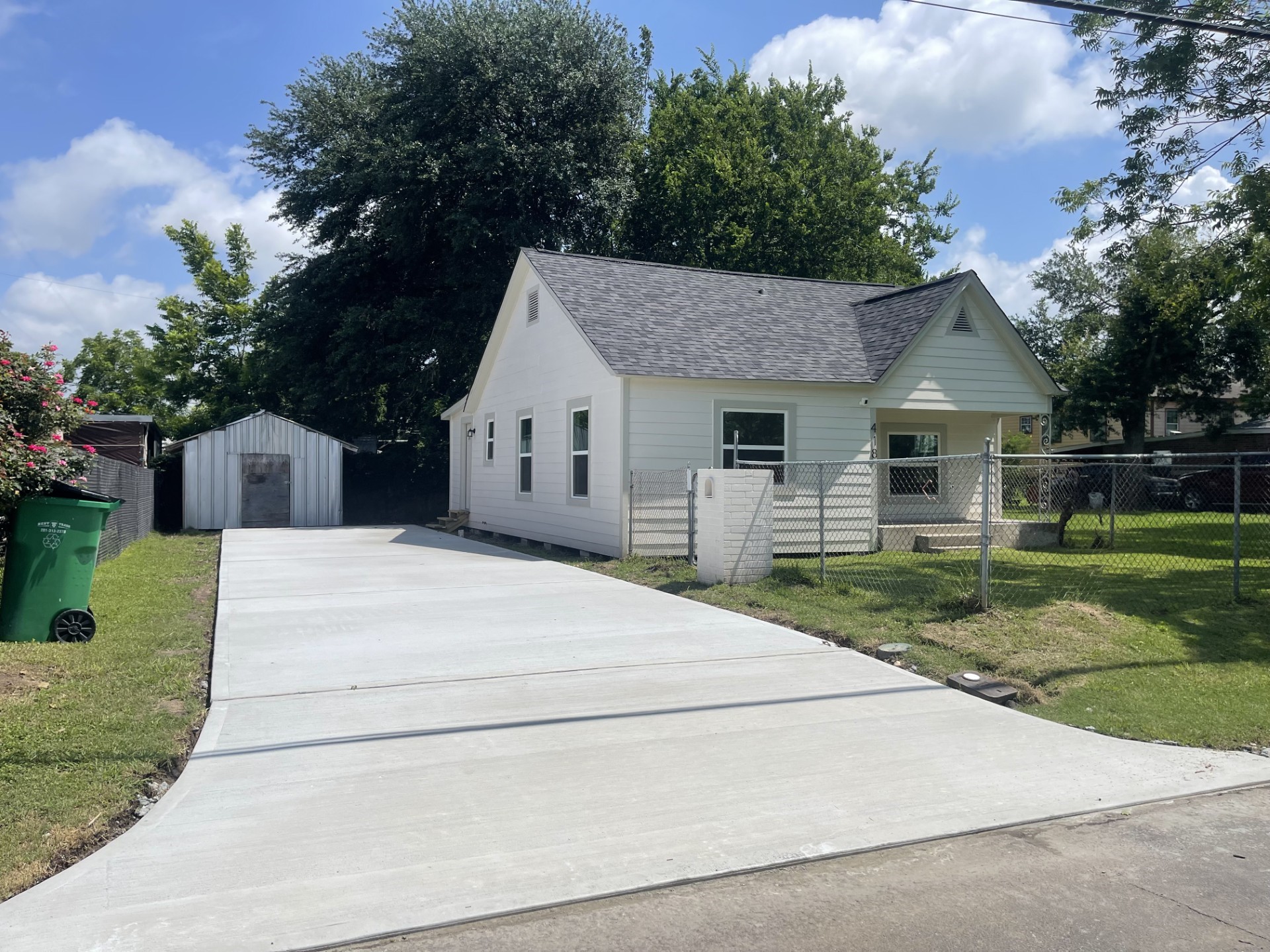 418 Riggs Street Baytown TX 77520