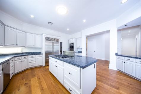 5605 Whitehaven Street Bellaire TX 77401