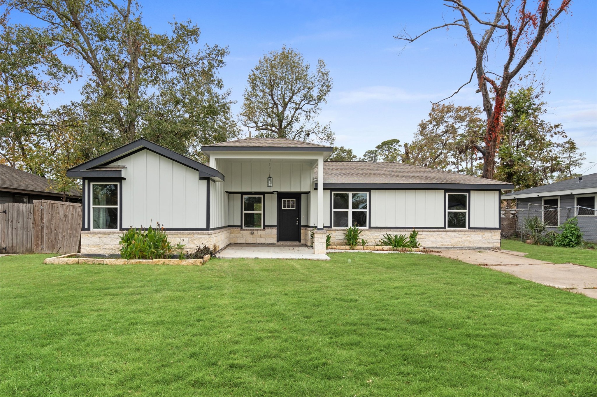 10423 Envoy Street Houston TX 77016
