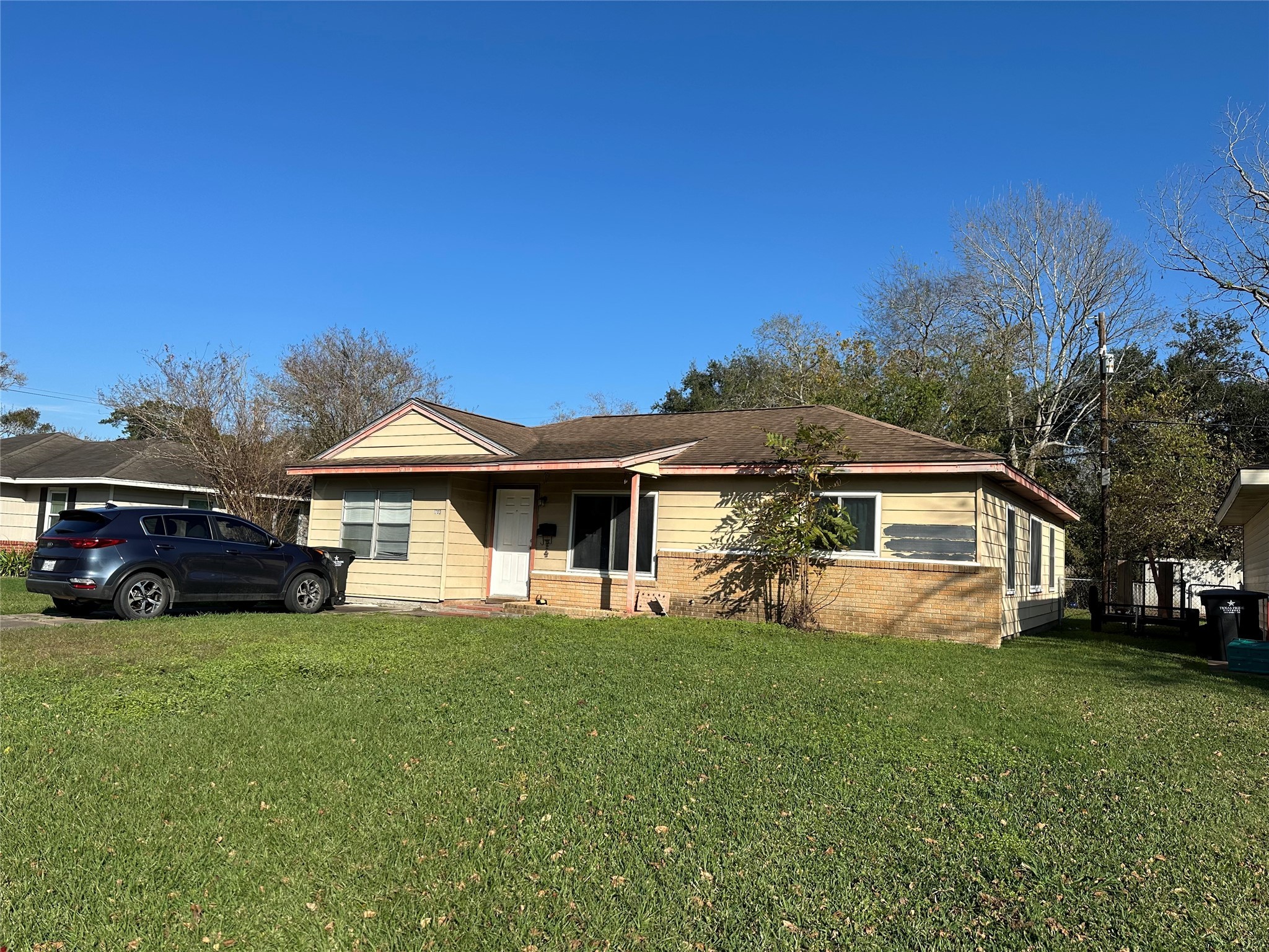1703 S Park Drive Alvin TX 77511