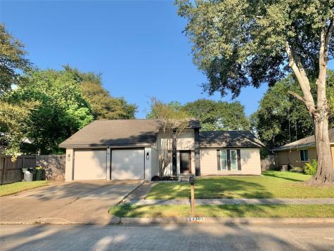 2303 Meadow Green Drive Pearland TX 77581
