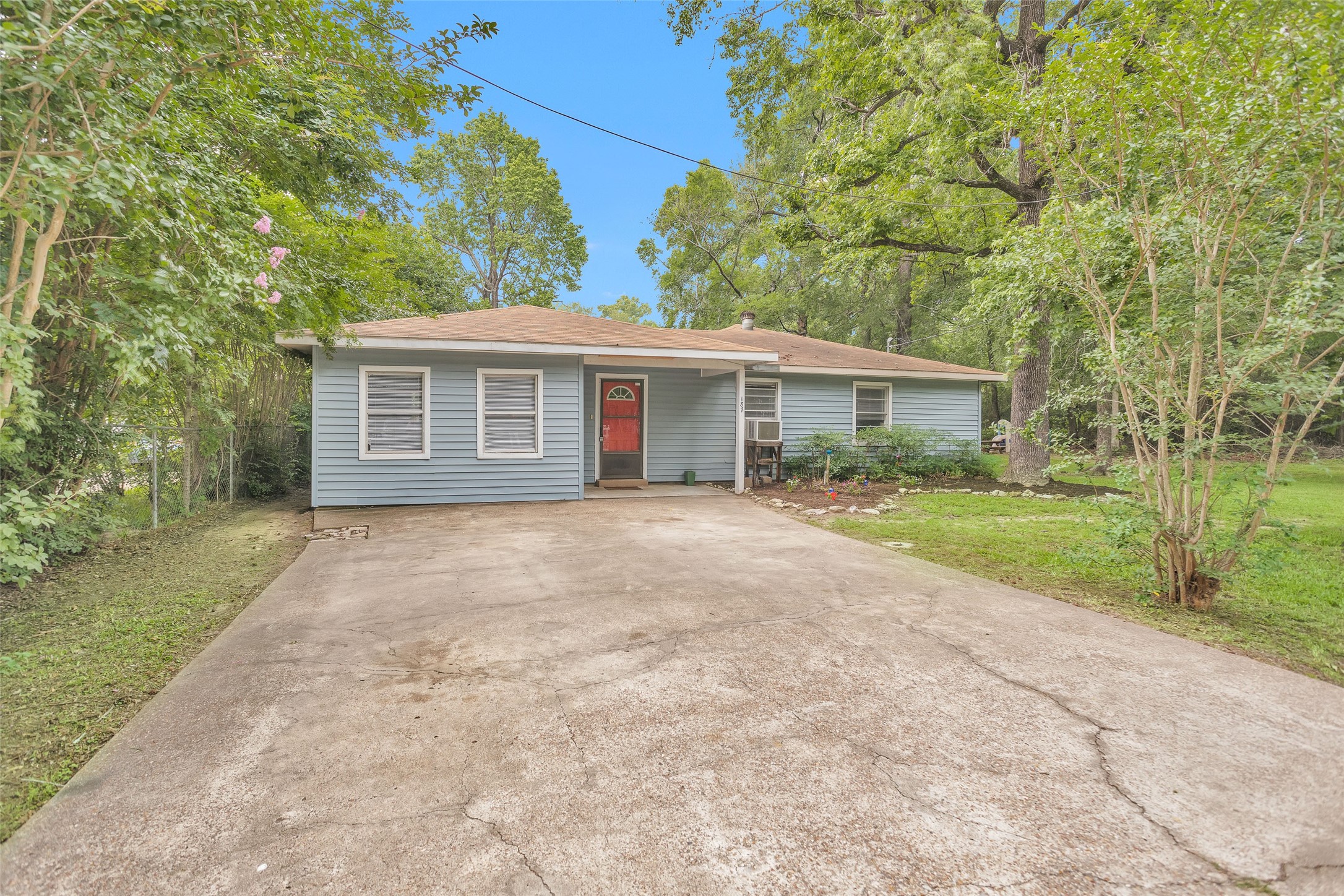 187 Cherokee Lane Onalaska TX 77360