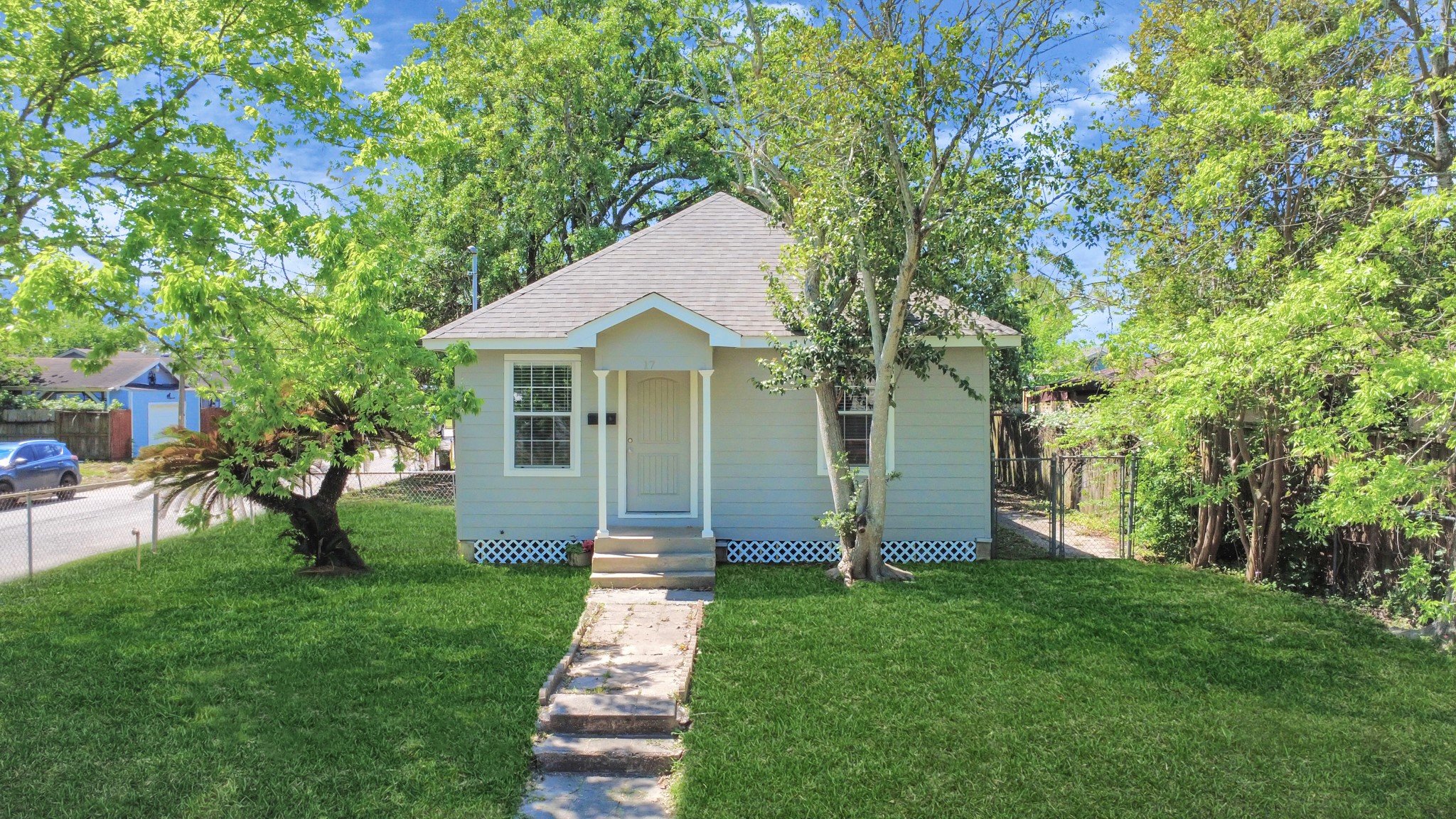 17 E Lobit Street Baytown TX 77520