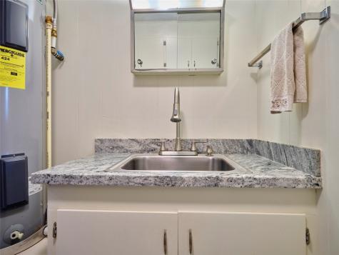 9015 Antonia Street Needville TX 77461