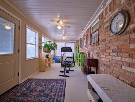 9015 Antonia Street Needville TX 77461