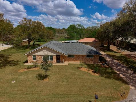 9015 Antonia Street Needville TX 77461