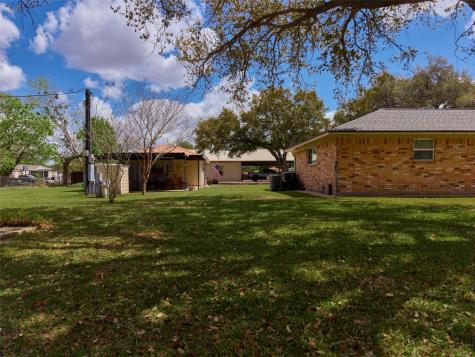 9015 Antonia Street Needville TX 77461
