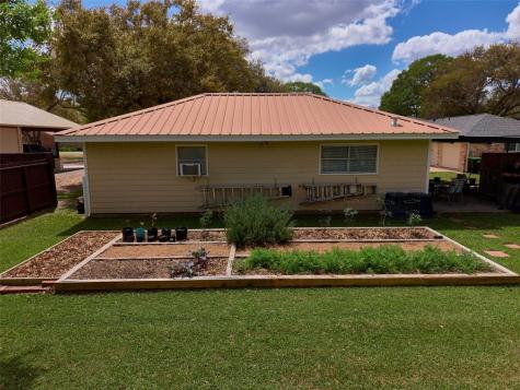 9015 Antonia Street Needville TX 77461