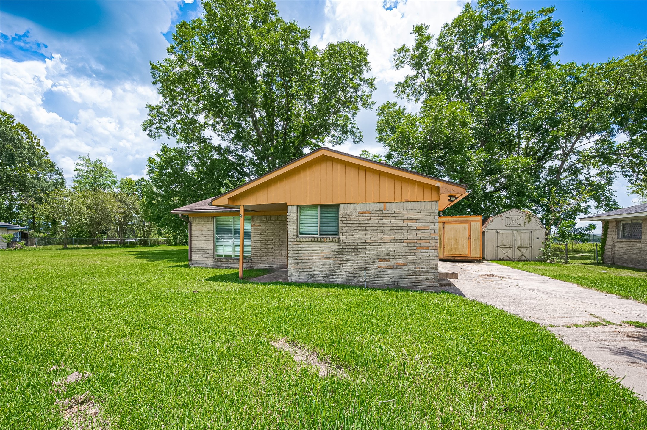 208 Sunset Heights Avenue Dayton TX 77535