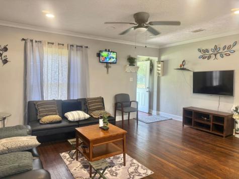 19 4th Avenue N Texas City TX 77590