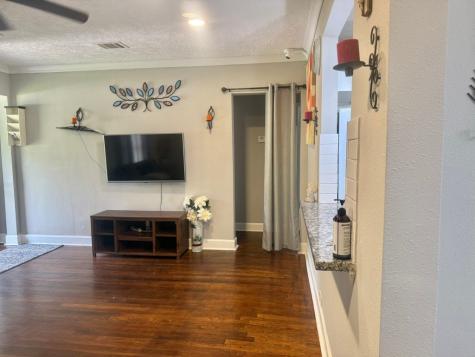 19 4th Avenue N Texas City TX 77590