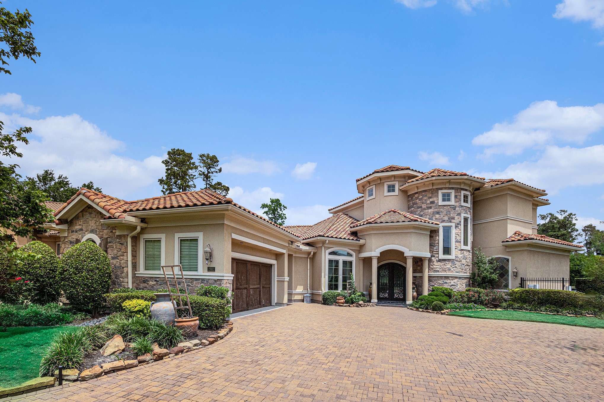 2802 Twin Fountains Drive Houston TX 77068