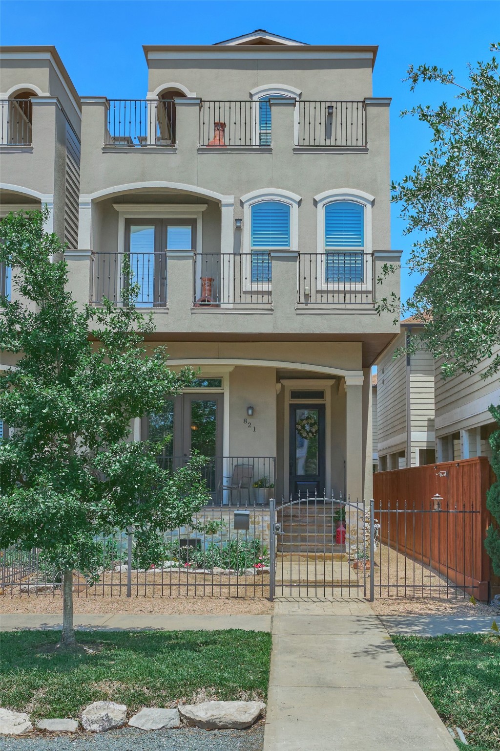 821 W 21st Street Houston TX 77008