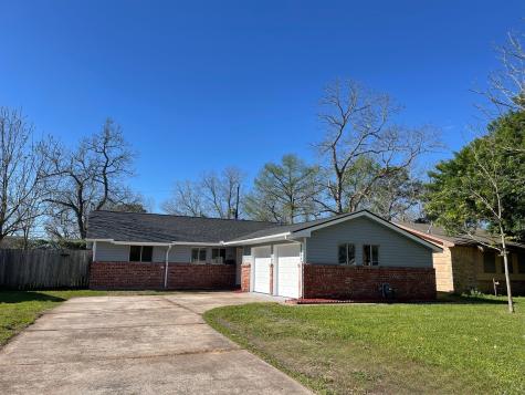 132 Sage Street Lake Jackson TX 77566