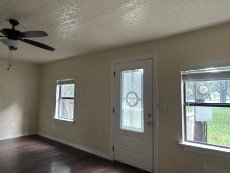 129 New York Avenue Lakehills TX 78063