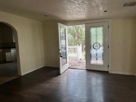 129 New York Avenue Lakehills TX 78063