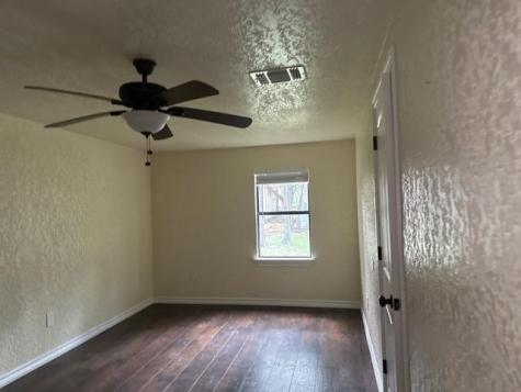 129 New York Avenue Lakehills TX 78063