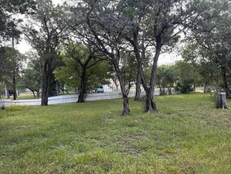 129 New York Avenue Lakehills TX 78063