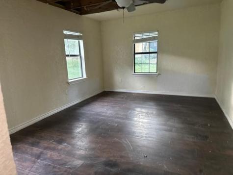 129 New York Avenue Lakehills TX 78063