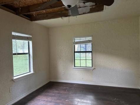 129 New York Avenue Lakehills TX 78063