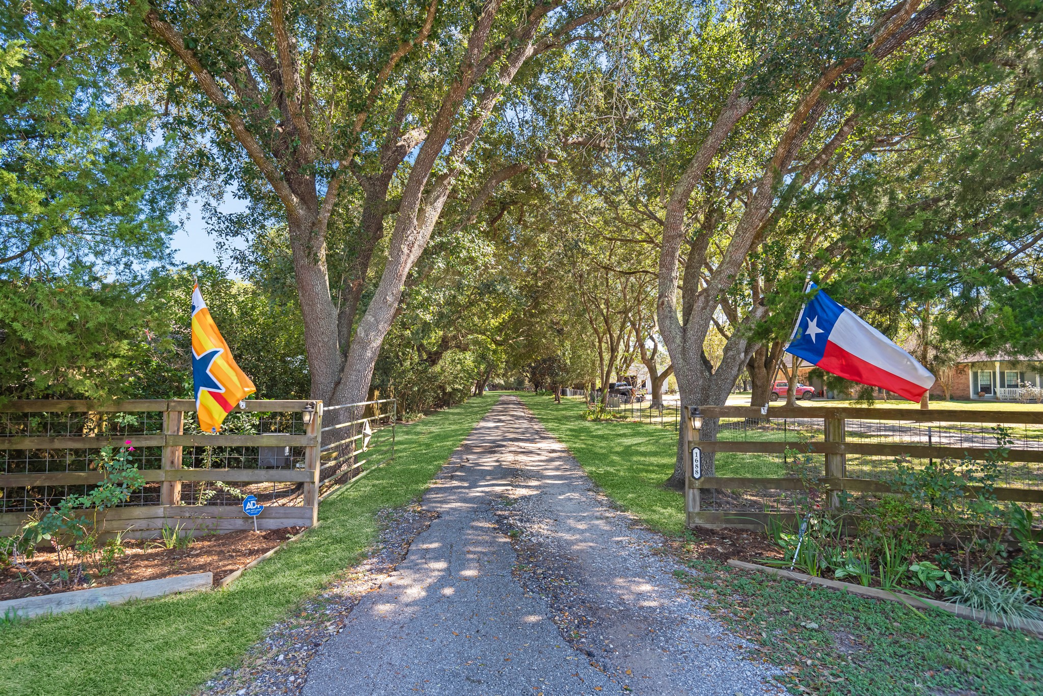 1688 County Road 144 Alvin TX 77511