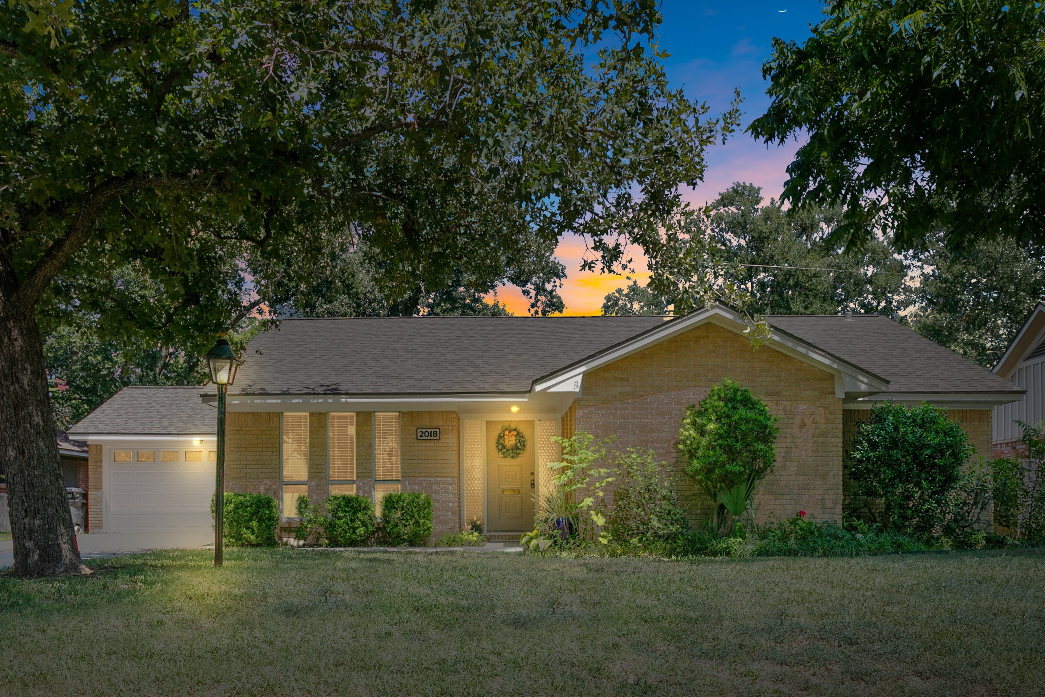 2018 Stebbins Drive Houston TX 77043