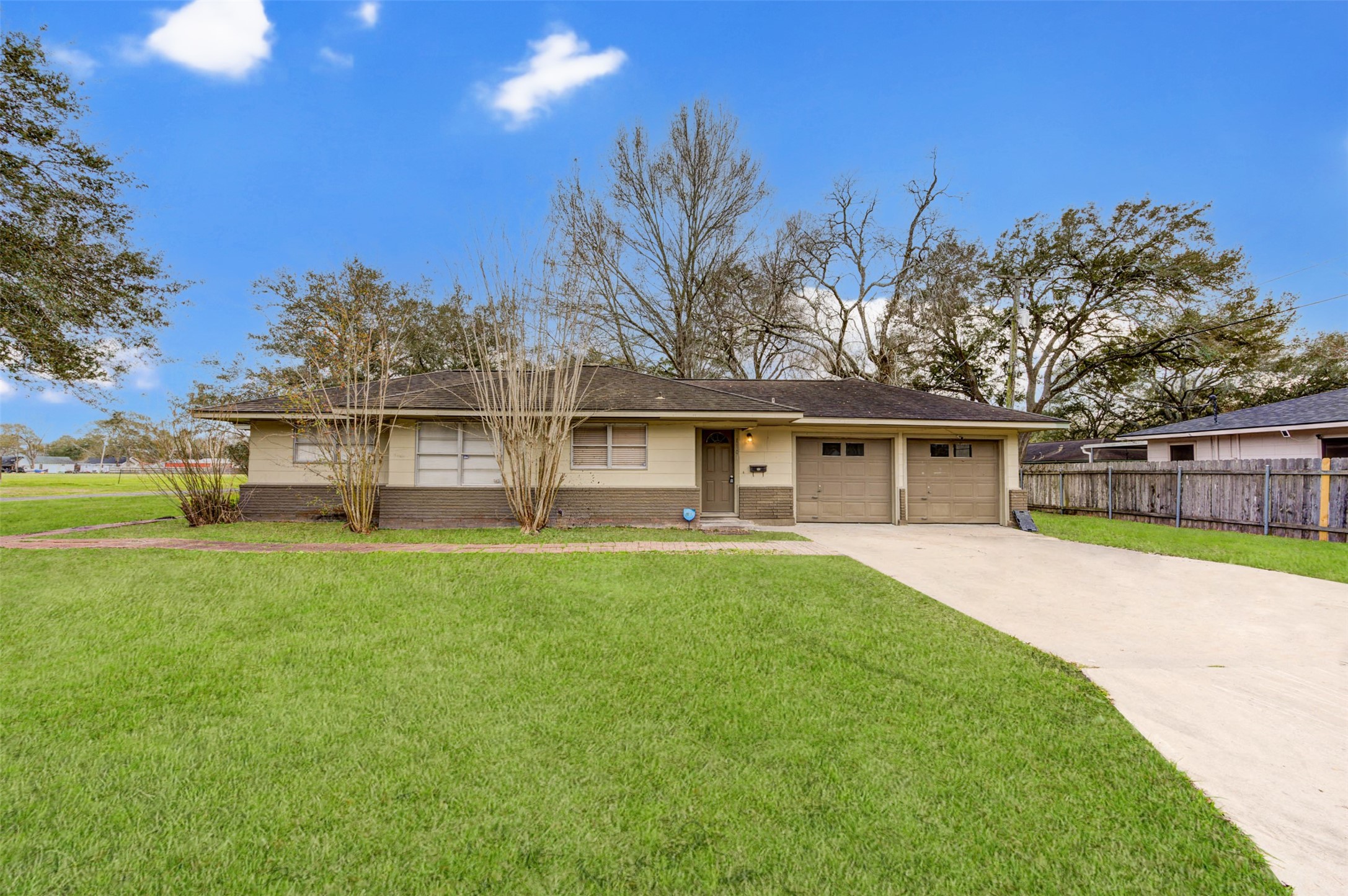 1101 Center Street El Campo TX 77437