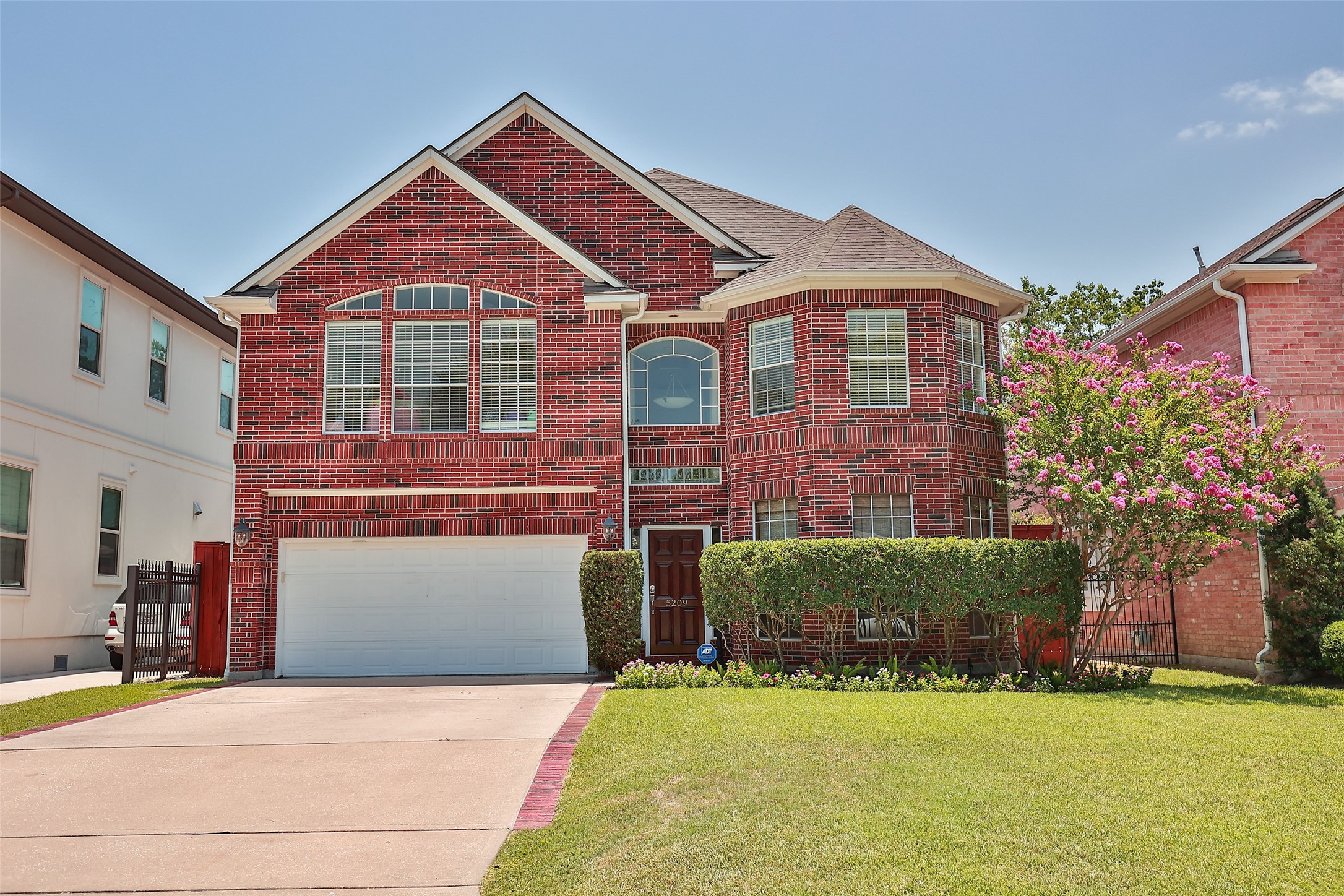 5209 Linden Street Bellaire TX 77401