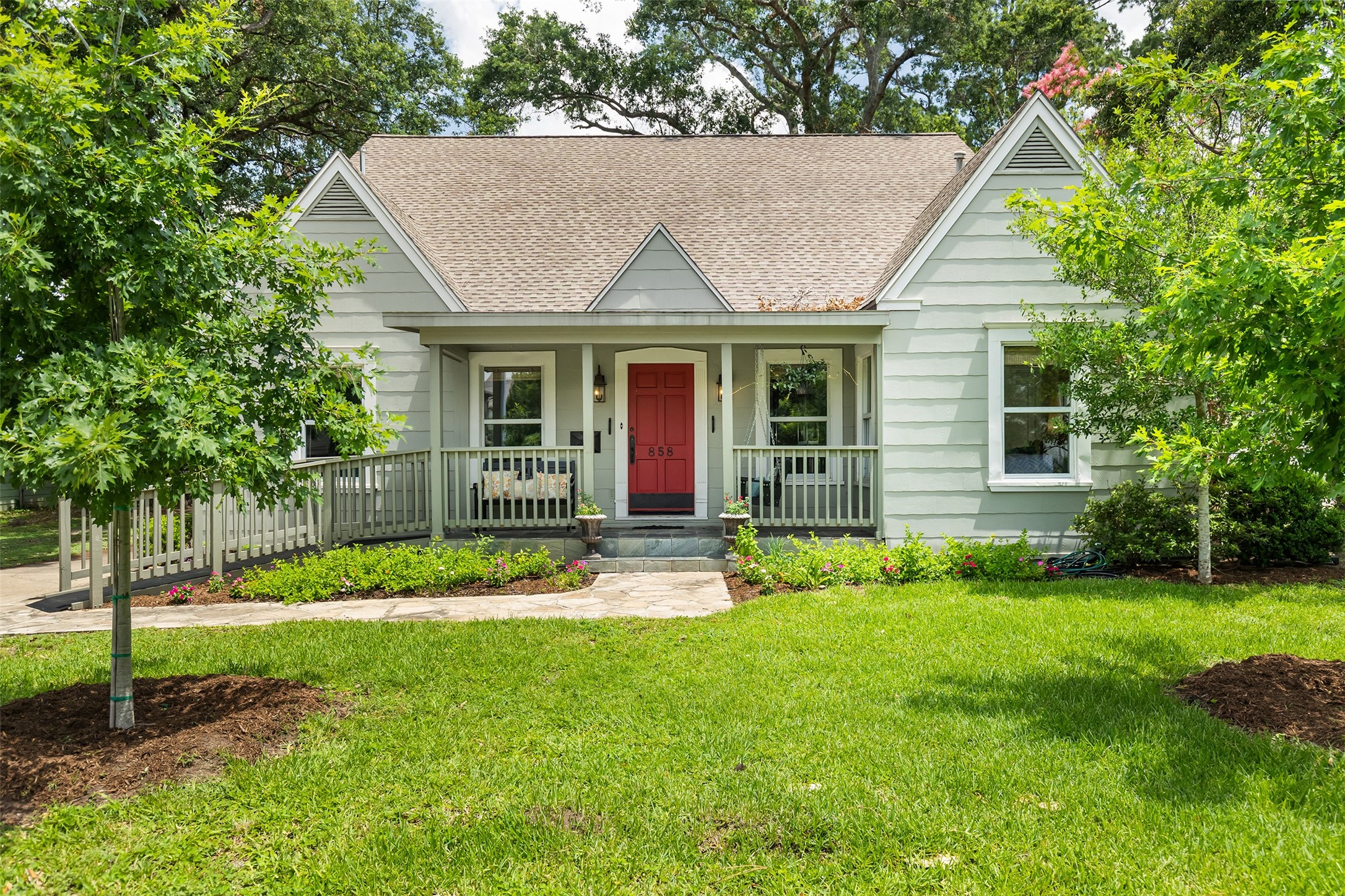 858 W 42nd Street Houston TX 77018