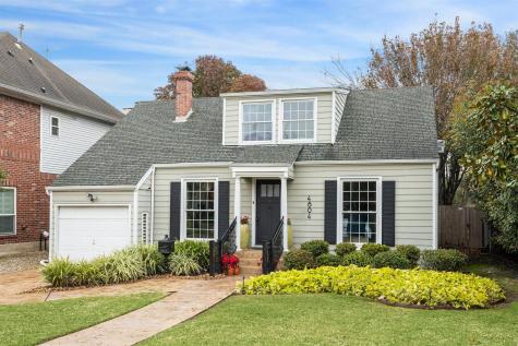 4804 Spruce Street Bellaire TX 77401