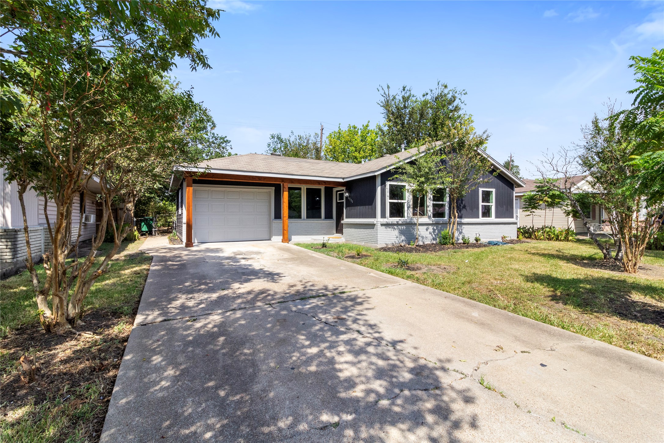 5711 Doulton Drive Houston TX 77033