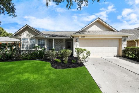 2923 N Peach Hollow Circle Pearland TX 77584