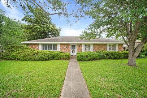 6118 Shadow Crest Street Houston TX 77074