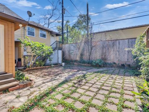 2141 Colquitt Street Houston TX 77098