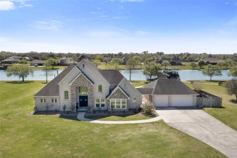210 Lago Circle Drive N Santa Fe TX 77517