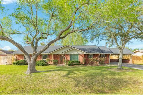1910 Washington Irving Drive Pearland TX 77581