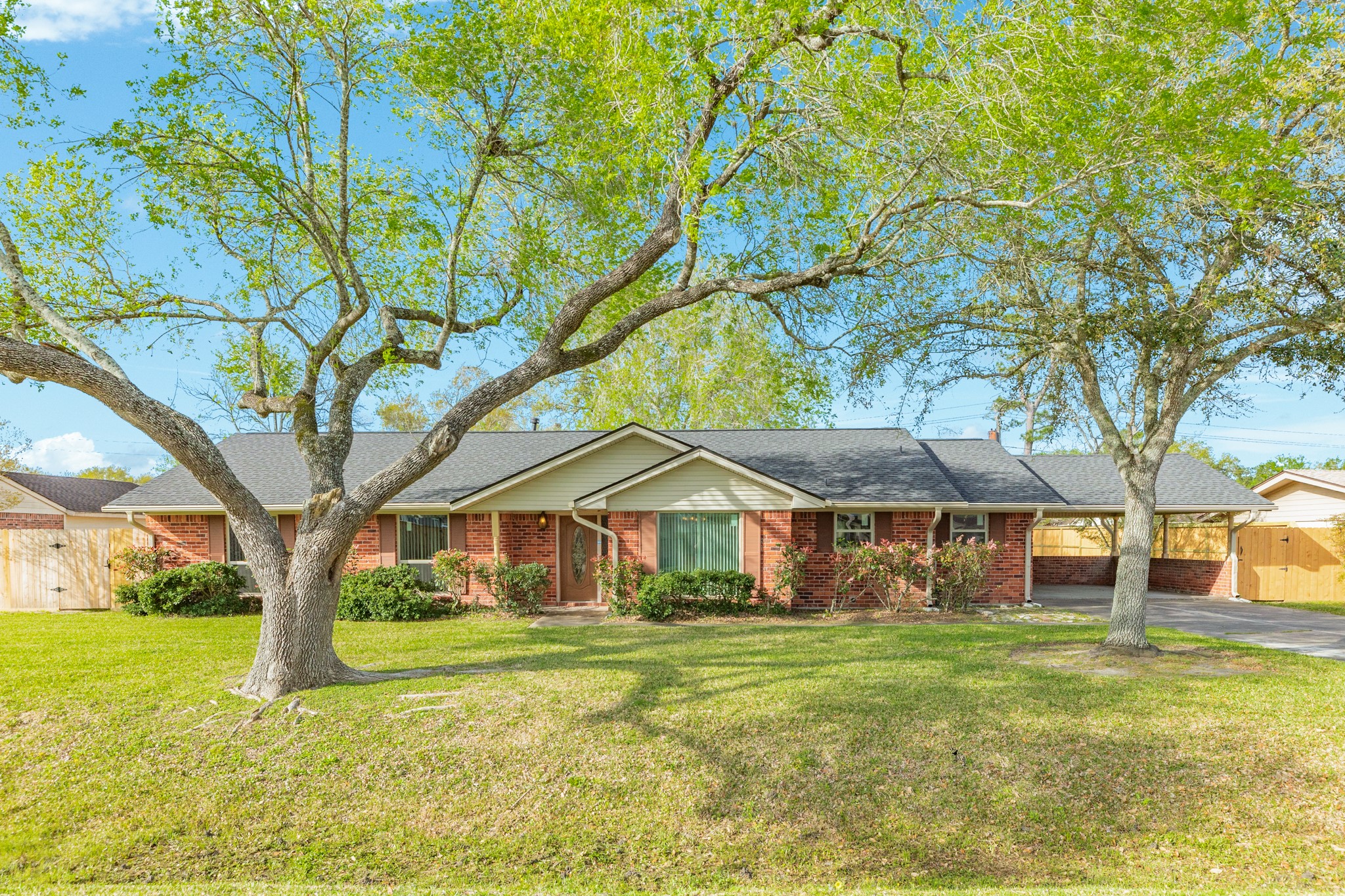 1910 Washington Irving Drive Pearland TX 77581