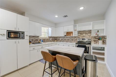 813 Barkley Street Houston TX 77022