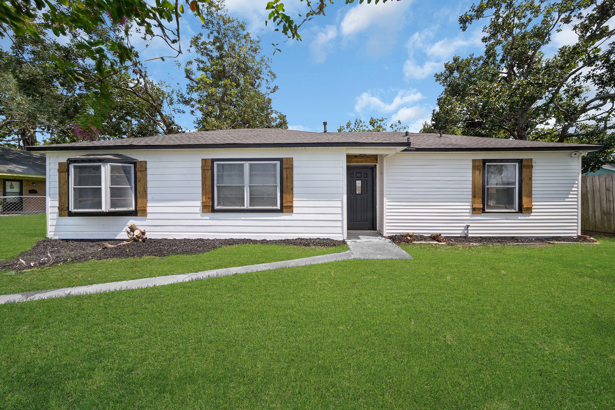 1308 W Dumble Street Alvin TX 77511