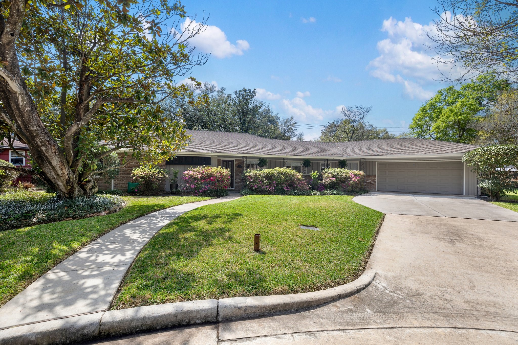 8918 Link Court Houston TX 77025