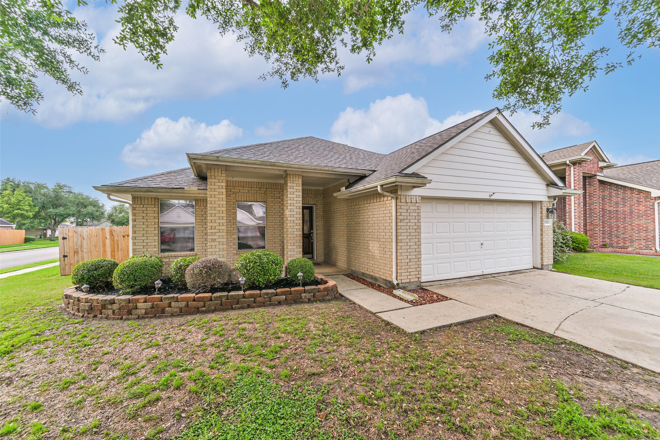 2920 Landing Edge Lane Dickinson TX 77539