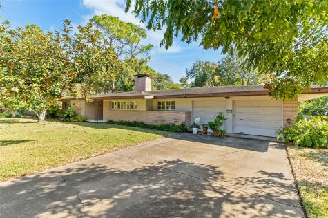 58 Plantation Court Lake Jackson TX 77566