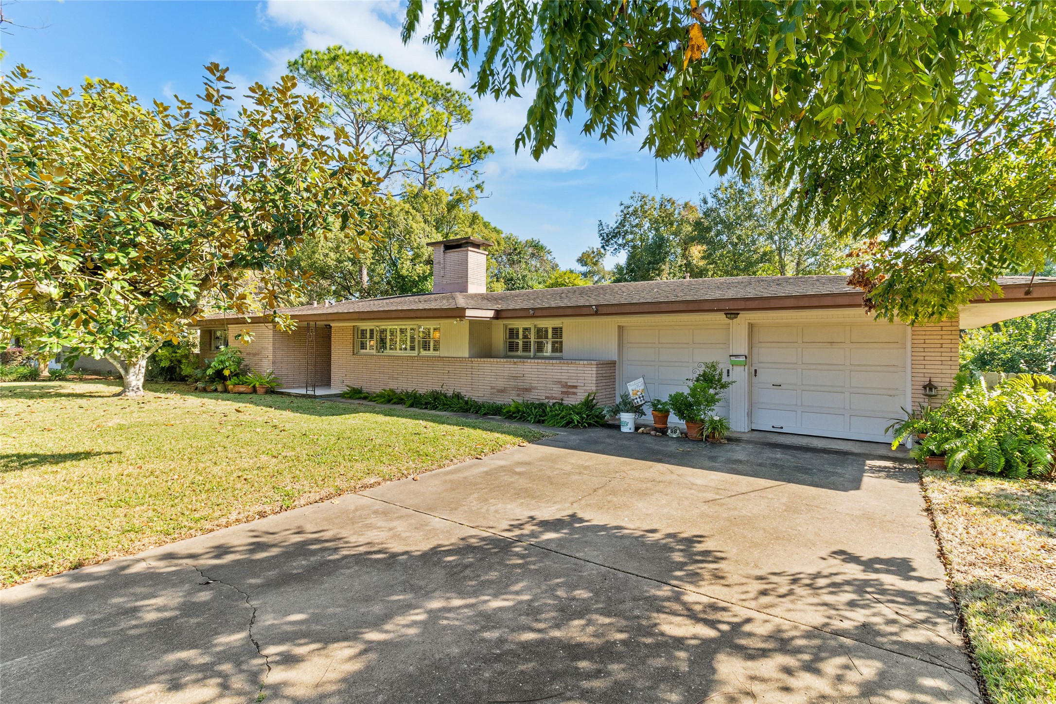 58 Plantation Court Lake Jackson TX 77566