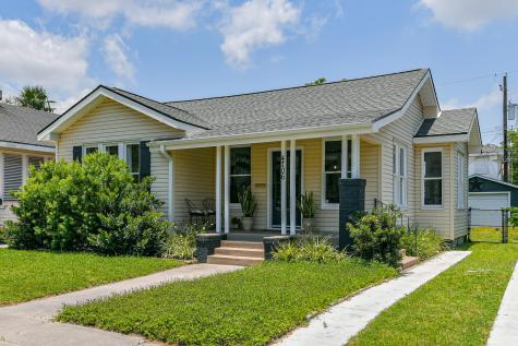 4706 Avenue N 1/2 Galveston TX 77551