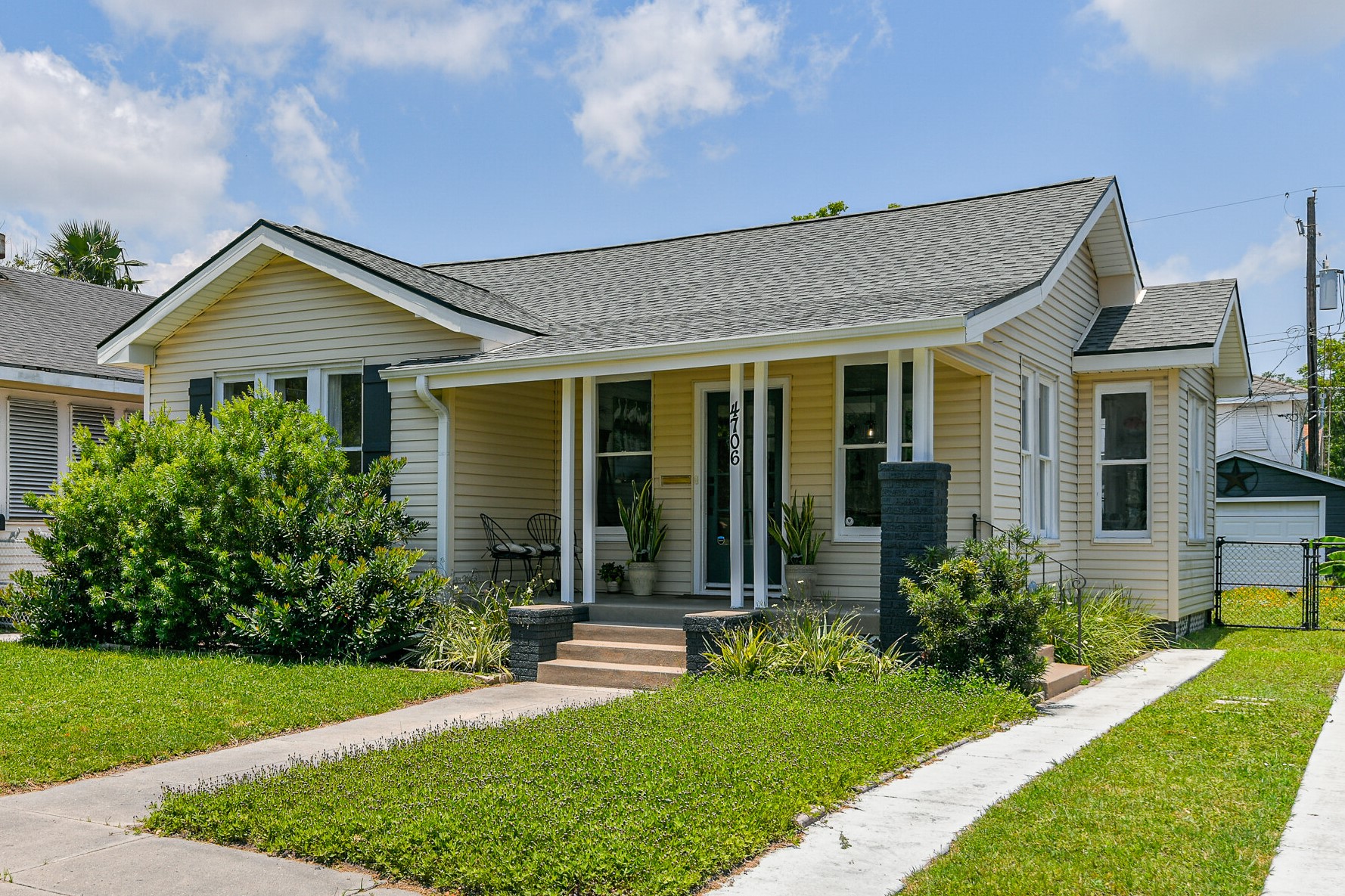 4706 Avenue N 1/2 Galveston TX 77551