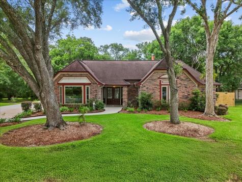 804 Balmoral Court Friendswood TX 77546